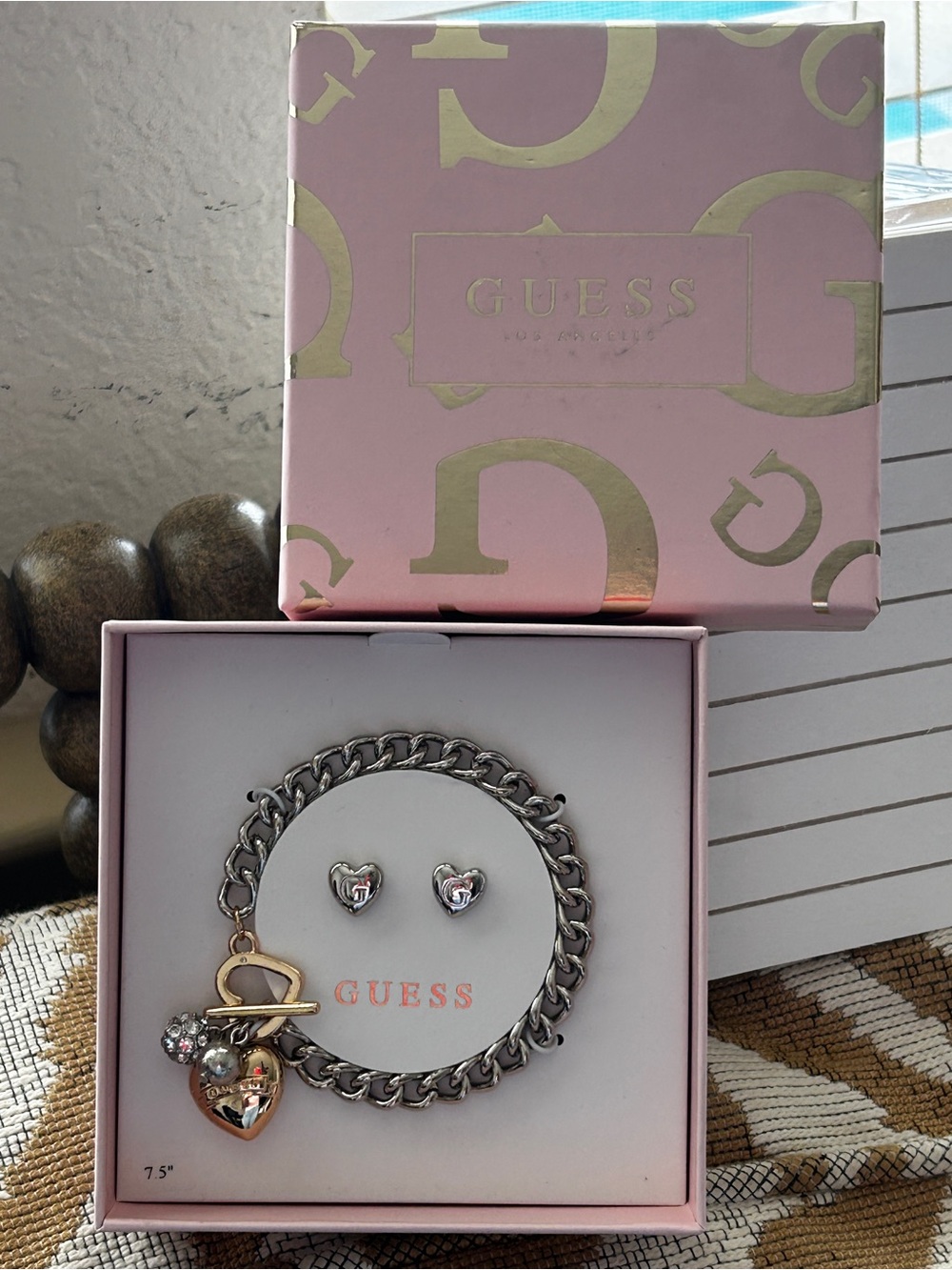 NWT GUESS Gift Set - Picture 2 of 6